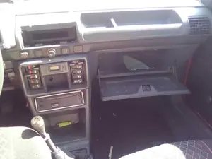 PEUGEOT 205 BERLINA foto 6