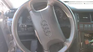 AUDI A8 (D2) foto 25