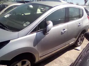 PEUGEOT 3008 foto 4