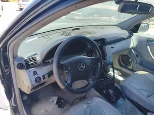 MERCEDES-BENZ CLASE C (BM 203) BERLINA foto 6