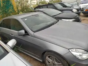 MERCEDES-BENZ CLASE E (BM 212) LIM. foto 3