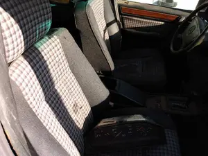 MERCEDES-BENZ CLASE E (BM 124) BERLINA foto 6