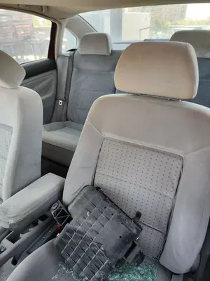 VOLKSWAGEN PASSAT BERLINA (3B2) foto 4