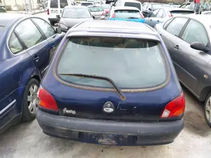 FORD FIESTA BERLINA (DX) foto 4