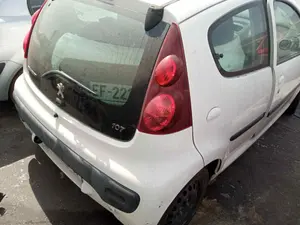 PEUGEOT 107 foto 5