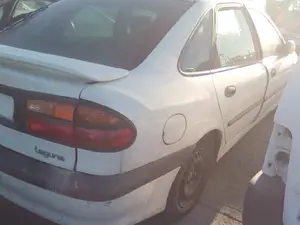 RENAULT LAGUNA (B56) foto 13