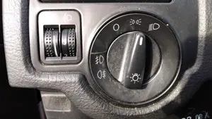 VOLKSWAGEN GOLF IV BERLINA (1J1)(10.1997) foto 5