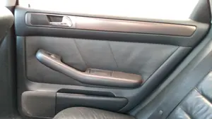 AUDI A6 BERLINA (4B2) foto 12
