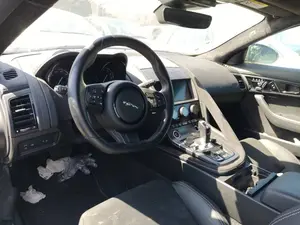 JAGUAR F-TYPE COUPÉ foto 5