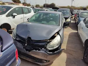 RENAULT CLIO IV foto 1