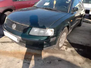 VOLKSWAGEN PASSAT BERLINA (3B2) foto 6
