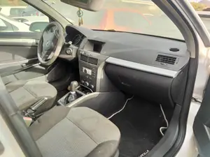 OPEL ASTRA H BERLINA foto 6