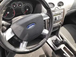 FORD FOCUS BERLINA (CAP) foto 2