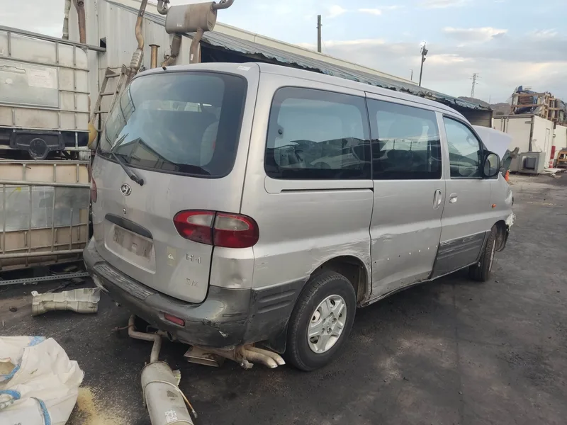 HYUNDAI H-1 STAREX ()