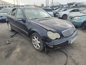 MERCEDES-BENZ CLASE C (BM 203) BERLINA foto 3