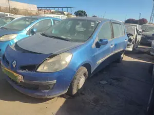 RENAULT CLIO III foto 2