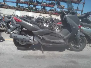 YAMAHA X-MAX 125 foto 3