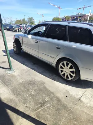 AUDI A4 AVANT (8E) foto 3