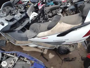SUZUKI BURGMAN 400 foto 1