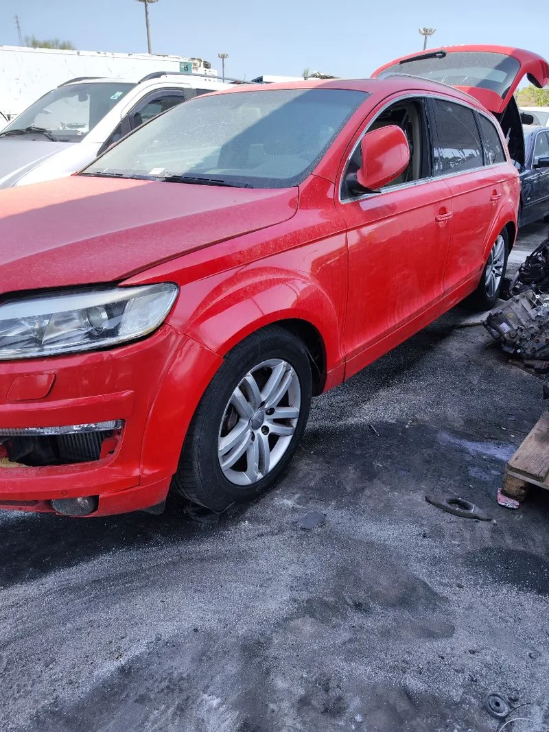 AUDI Q7 (4L)