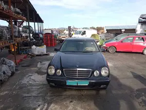 MERCEDES-BENZ CLASE E (BM 210) FAMILIAR foto 1