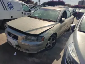 VOLVO S60 BERLINA foto 3
