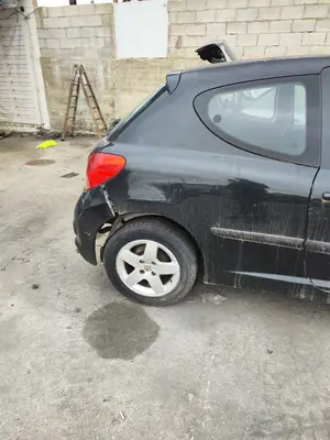 PEUGEOT 207 foto 3