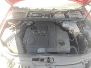 AUDI A4 AVANT (8E) foto 4