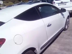 RENAULT MEGANE III COUPE foto 2