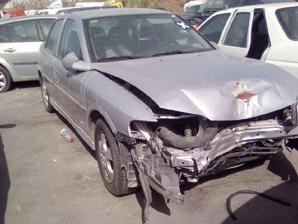 OPEL VECTRA B BERLINA