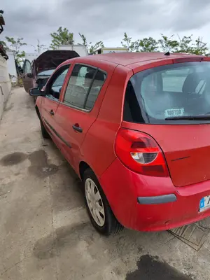 RENAULT CLIO III foto 3