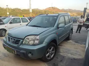 NISSAN X-TRAIL (T30) foto 2