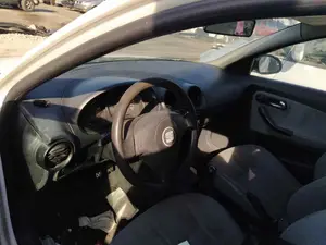 SEAT IBIZA (6L1) foto 6