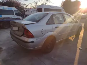 FORD FOCUS BERLINA (CAK) foto 3