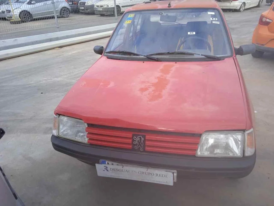 PEUGEOT 205 BERLINA