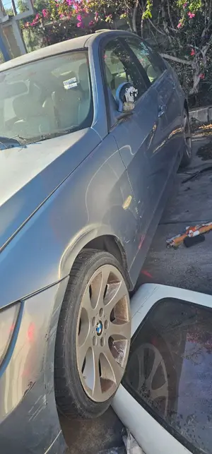 BMW SERIE 3 BERLINA (E90) foto 2