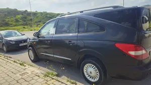 SSANGYONG RODIUS foto 2