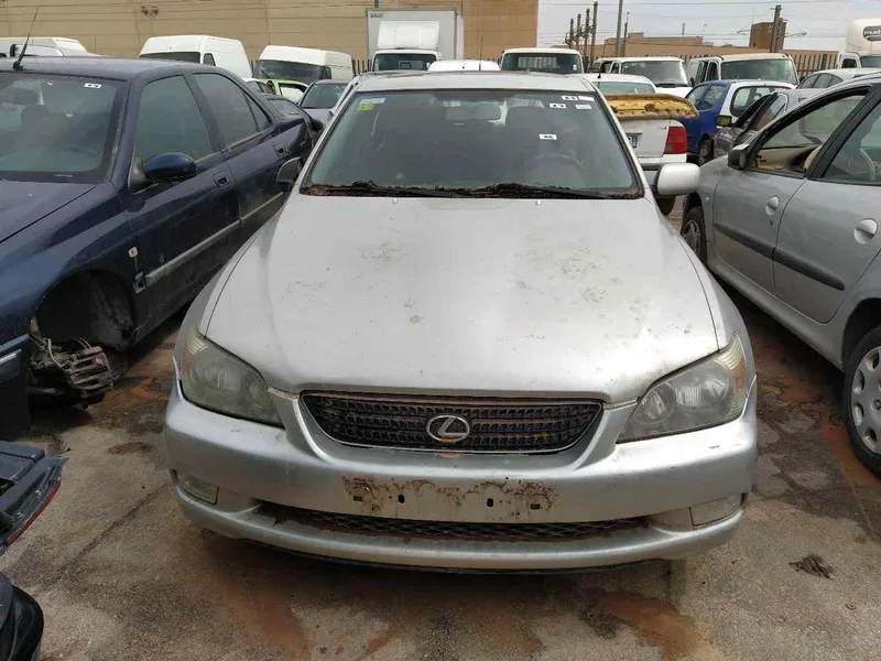 LEXUS IS 200 (GXE10)