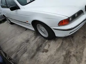 BMW SERIE 5 BERLINA (E39) foto 6