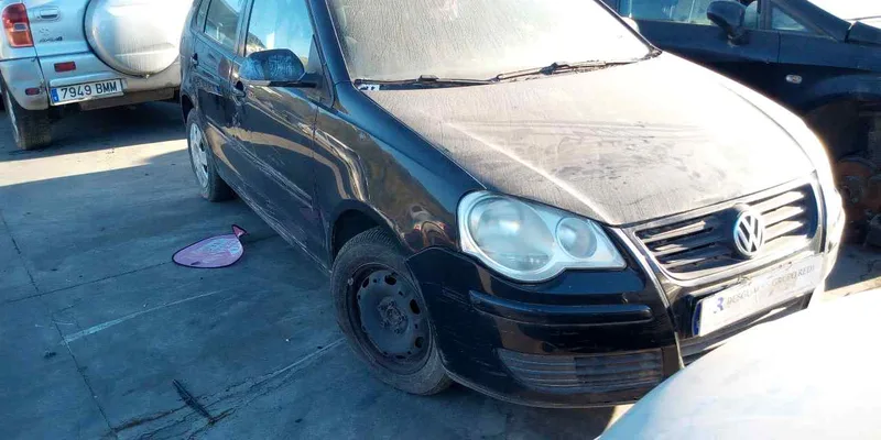 VOLKSWAGEN POLO IV (9N3)