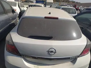 OPEL ASTRA H GTC foto 3