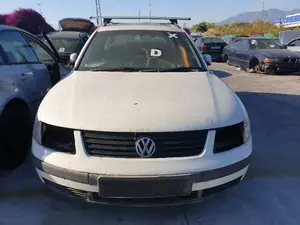 VOLKSWAGEN PASSAT VARIANT (3B5) foto 1