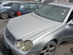 MERCEDES-BENZ CLK (BM 209) COUPE foto 8