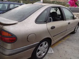 RENAULT LAGUNA (B56) foto 24