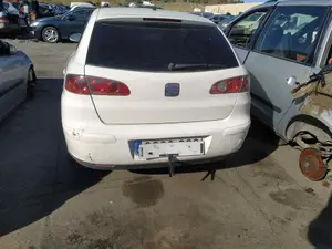 SEAT IBIZA (6L1) foto 2