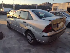 FORD FOCUS BERLINA (CAK) foto 7