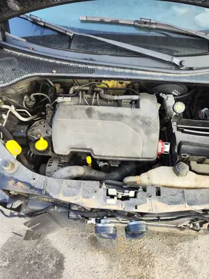 RENAULT CLIO III foto 10