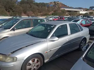 OPEL VECTRA B BERLINA foto 6