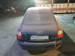 AUDI A4 BERLINA (8E) foto 3
