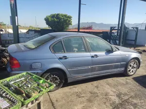 BMW SERIE 3 BERLINA (E46) foto 2